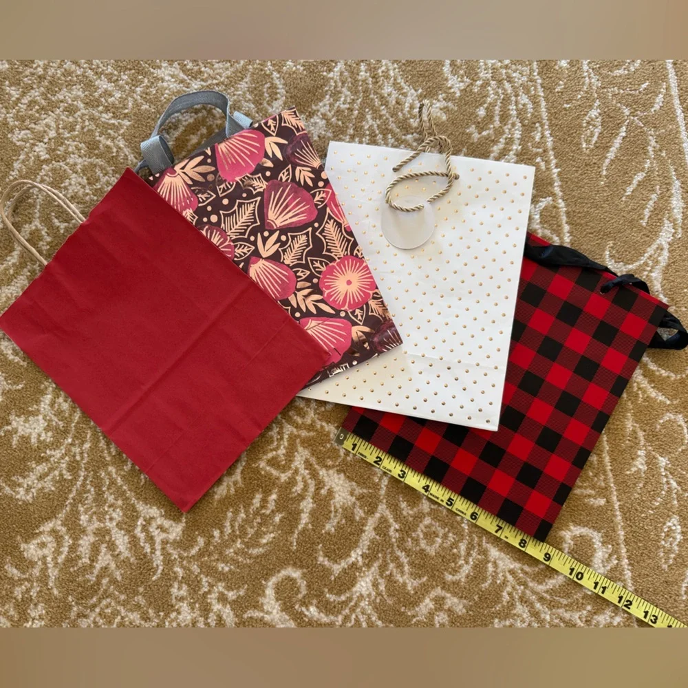 Six Holiday gift bags! 1 wine bag, 4 med size decorative bags and 1 mini bag